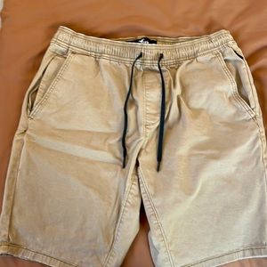 Tan cargo Hollister shorts in good condition only worn twice